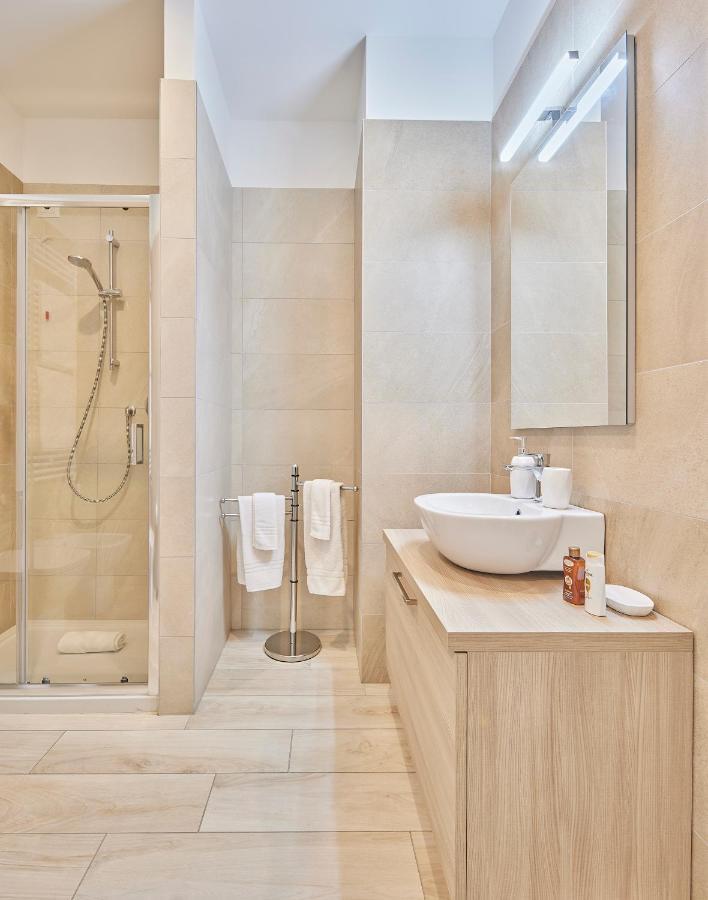 Monviso Modern - Exclusive Apartment Milano Eksteriør bilde